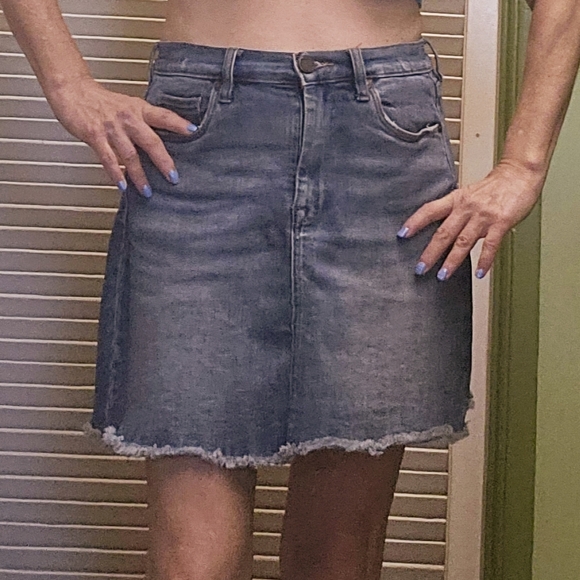 Blank NYC Denim Mini Skirt With Raw Hem, Size 27, Blue - Picture 5 of 16